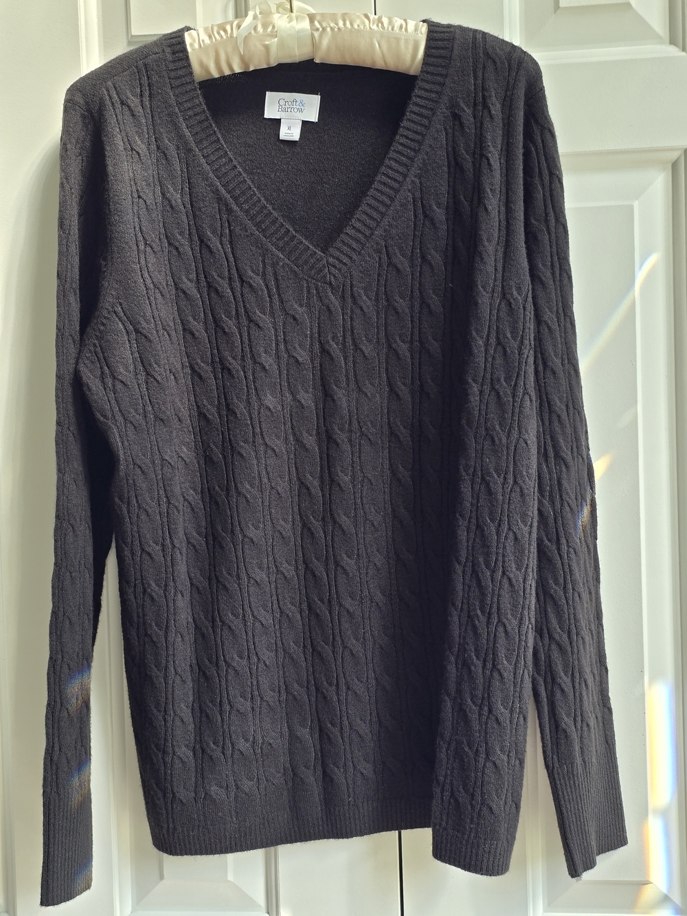 croft & barrow Women's Black Cable-Knit V-Neck Pull-over Sweater